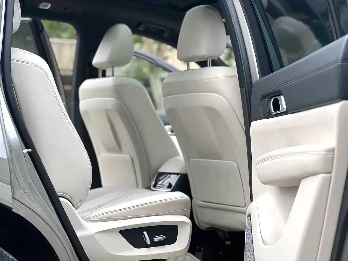 2020 Li ONE Range Extended 131HP REEV 40.5KWH,autocango,china used car exporter,china ev exporter,chinese used car exporter,chinese used ev exporter