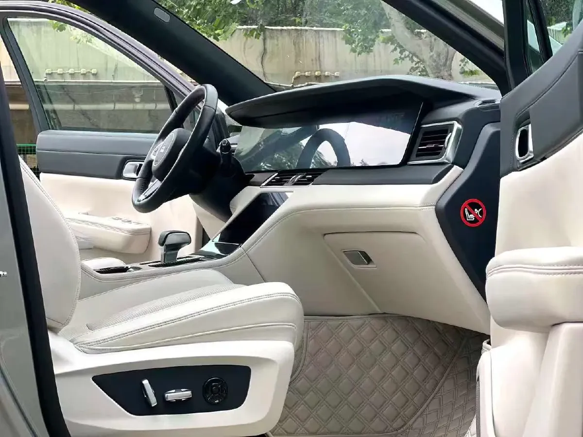 2020 Li ONE Range Extended 131HP REEV 40.5KWH,autocango,china used car exporter,china ev exporter,chinese used car exporter,chinese used ev exporter