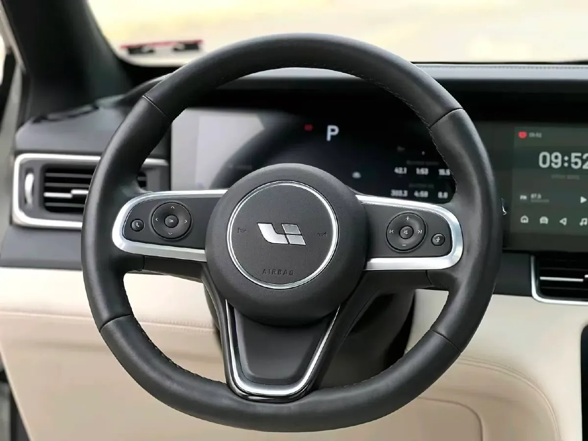 2020 Li ONE Range Extended 131HP REEV 40.5KWH,autocango,china used car exporter,china ev exporter,chinese used car exporter,chinese used ev exporter