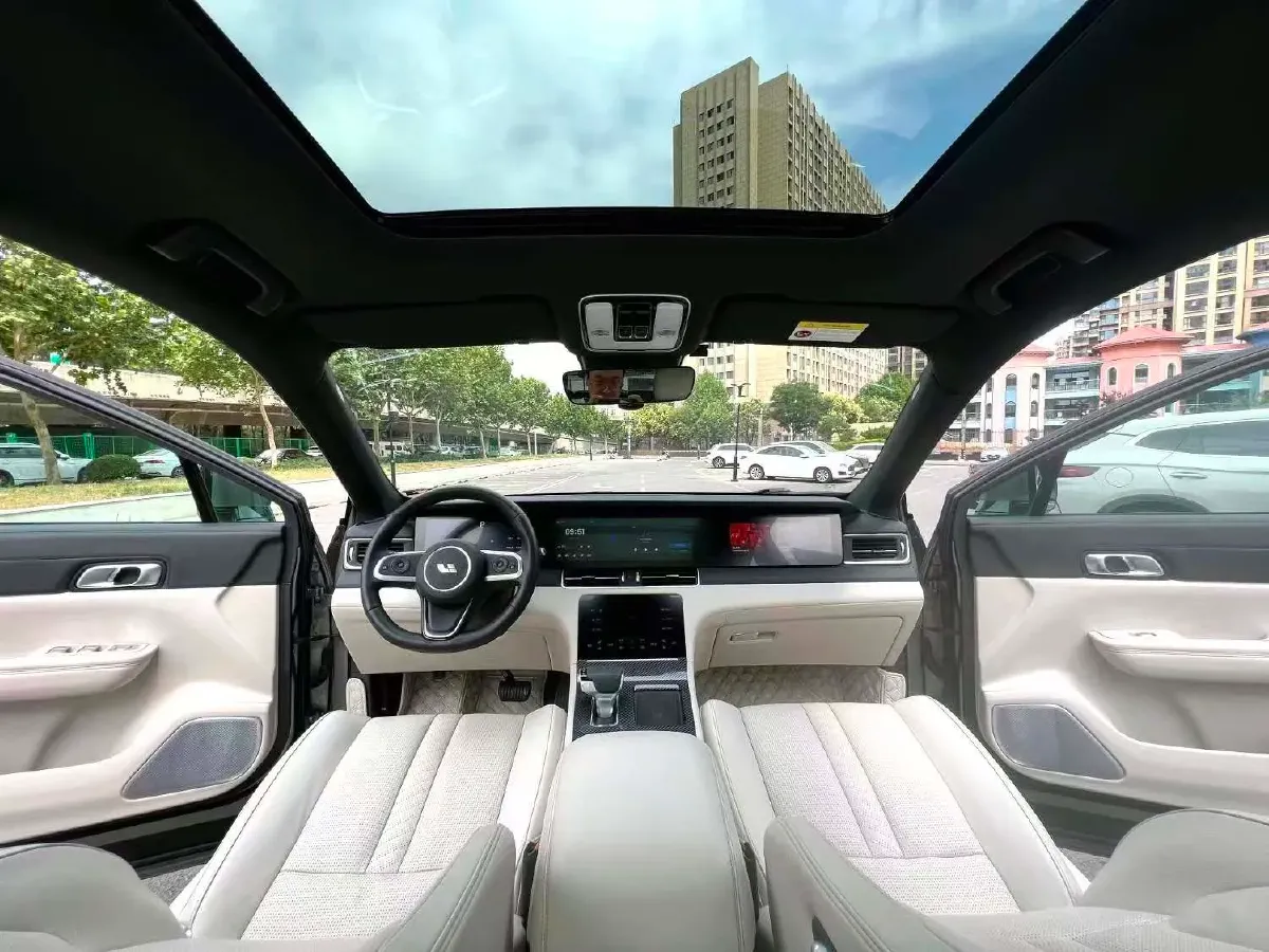 2020 Li ONE Range Extended 131HP REEV 40.5KWH,autocango,china used car exporter,china ev exporter,chinese used car exporter,chinese used ev exporter