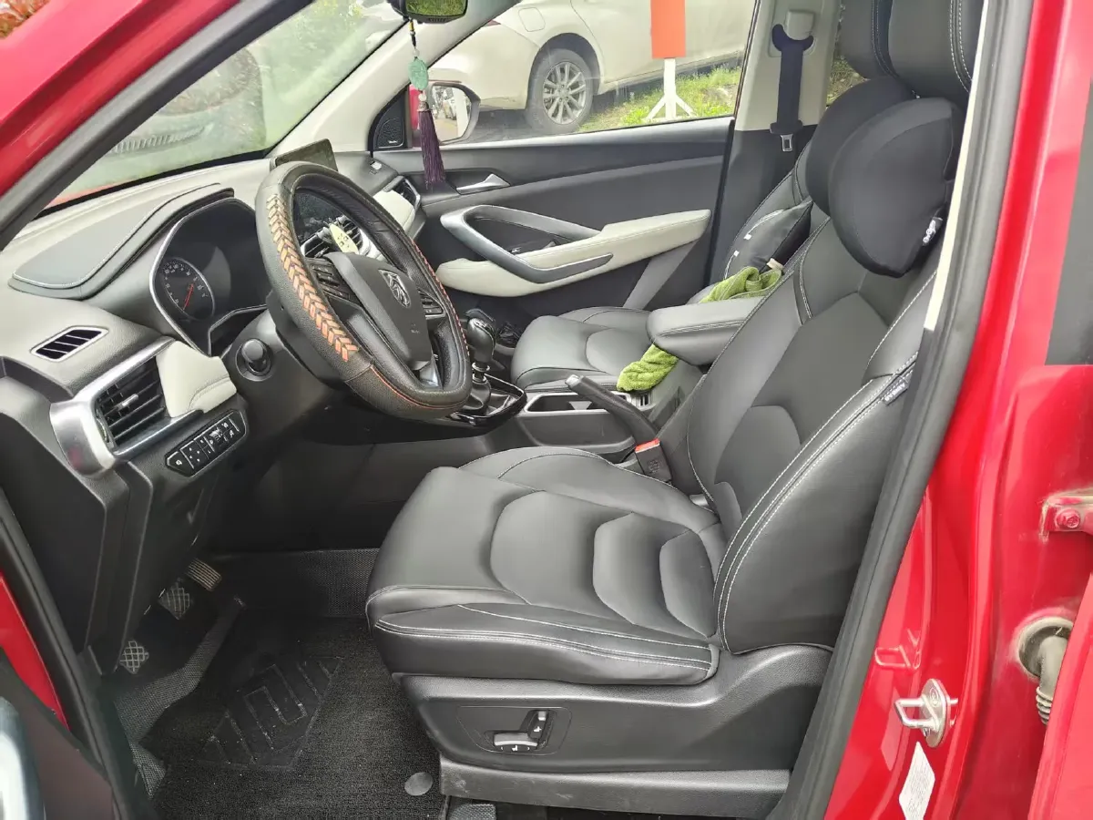 2018 BaoJun 530 1.5T 150HP L4 6MT,autocango,china used car exporter,china ev exporter,chinese used car exporter,chinese used ev exporter