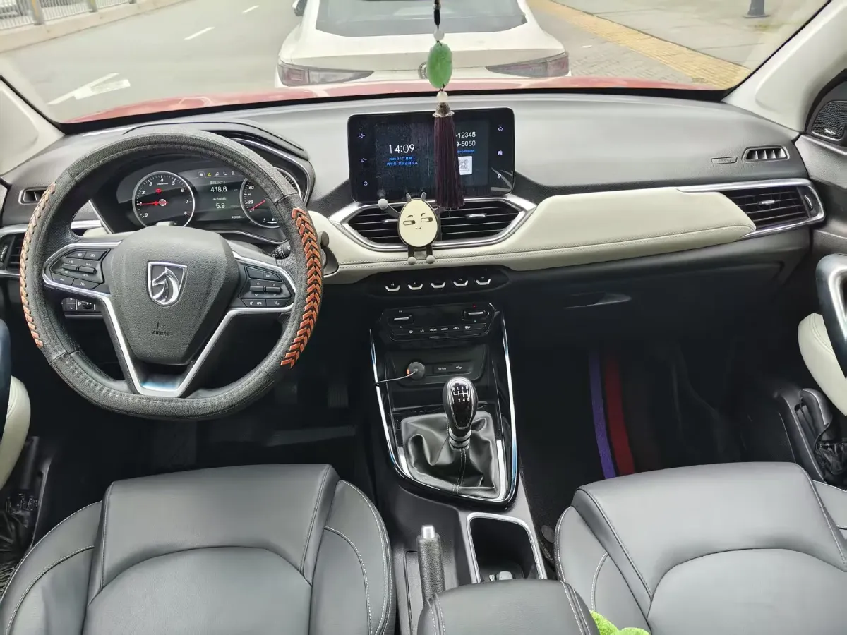 2018 BaoJun 530 1.5T 150HP L4 6MT,autocango,china used car exporter,china ev exporter,chinese used car exporter,chinese used ev exporter