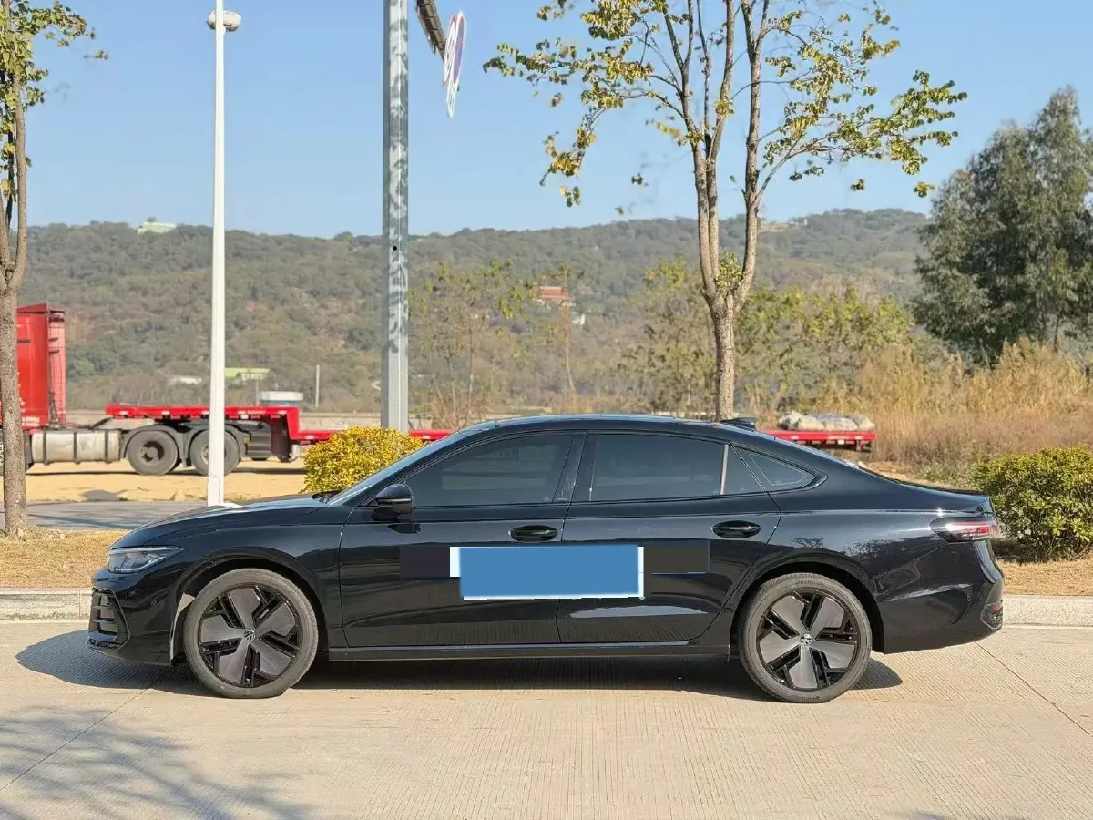 2025 Volkswagen Passat 2.0T 220HP L4 7DCT,autocango,china used car exporter,china ev exporter,chinese used car exporter,chinese used ev exporter