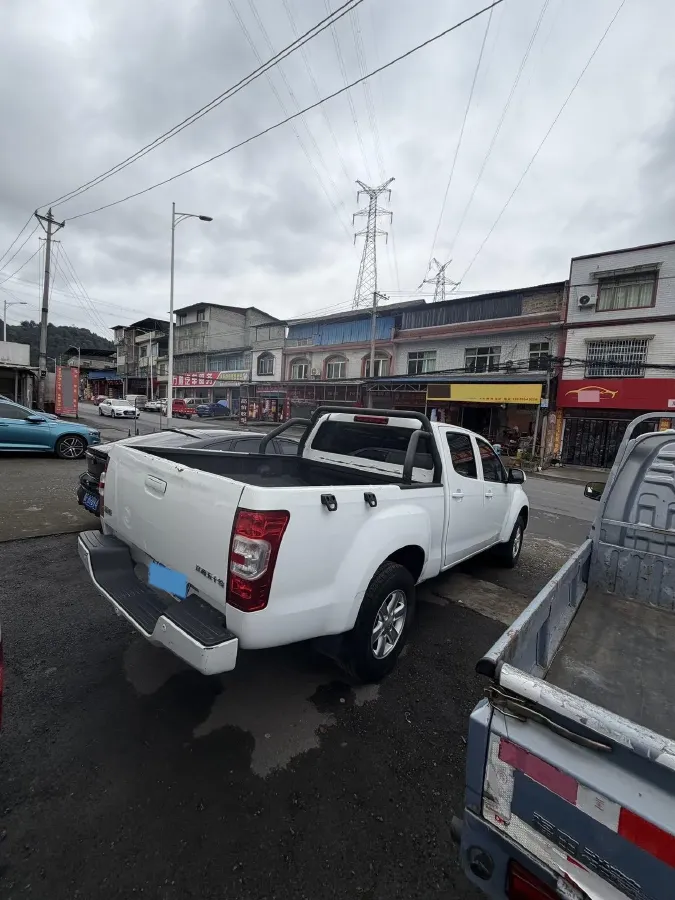 2022 Isuzu RE-MAX Jim 2.8T 120HP L4 5MT,autocango,china used car exporter,china ev exporter,chinese used car exporter,chinese used ev exporter