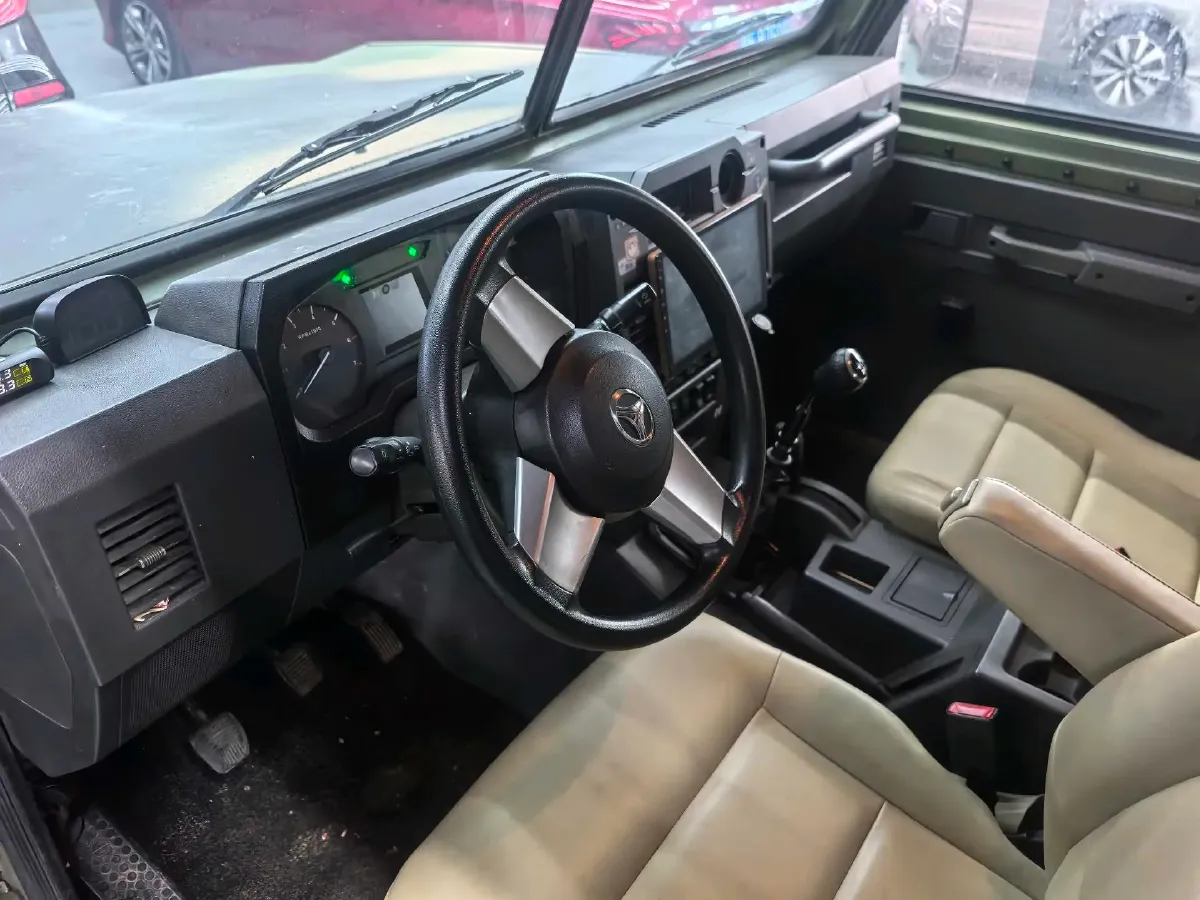 2019 MAXUS XinTu V80 2.5T 136HP L4 6MT,autocango,china used car exporter,china ev exporter,chinese used car exporter,chinese used ev exporter