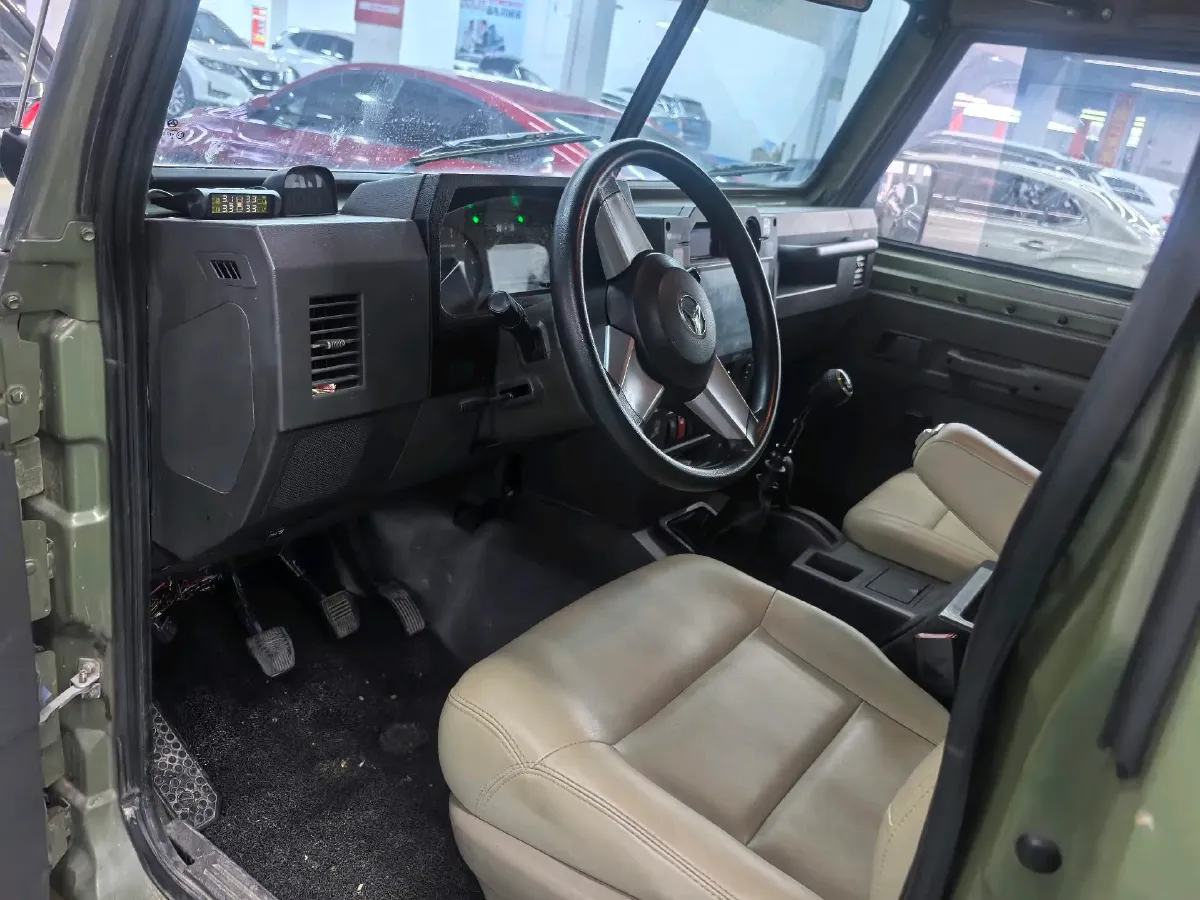 2019 MAXUS XinTu V80 2.5T 136HP L4 6MT,autocango,china used car exporter,china ev exporter,chinese used car exporter,chinese used ev exporter