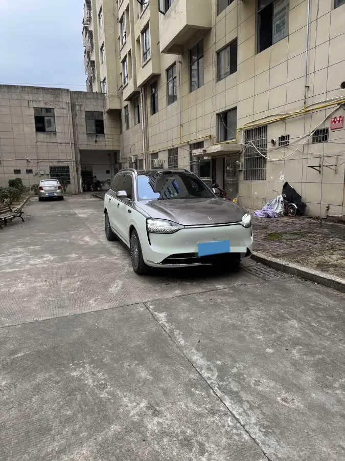 2024 AITO AITO M9 1.5T 152HP L4 REEV 42KWH,autocango,china used car exporter,china ev exporter,chinese used car exporter,chinese used ev exporter