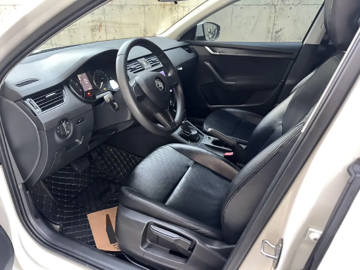 2017 Skoda Octavia 1.6L 110HP L4 6AT,autocango,china used car exporter,china ev exporter,chinese used car exporter,chinese used ev exporter