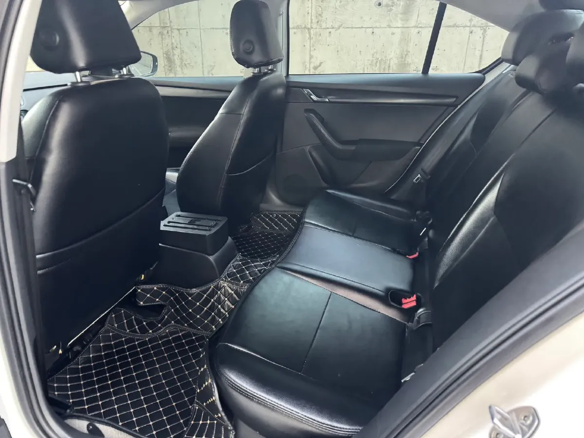 2017 Skoda Octavia 1.6L 110HP L4 6AT,autocango,china used car exporter,china ev exporter,chinese used car exporter,chinese used ev exporter