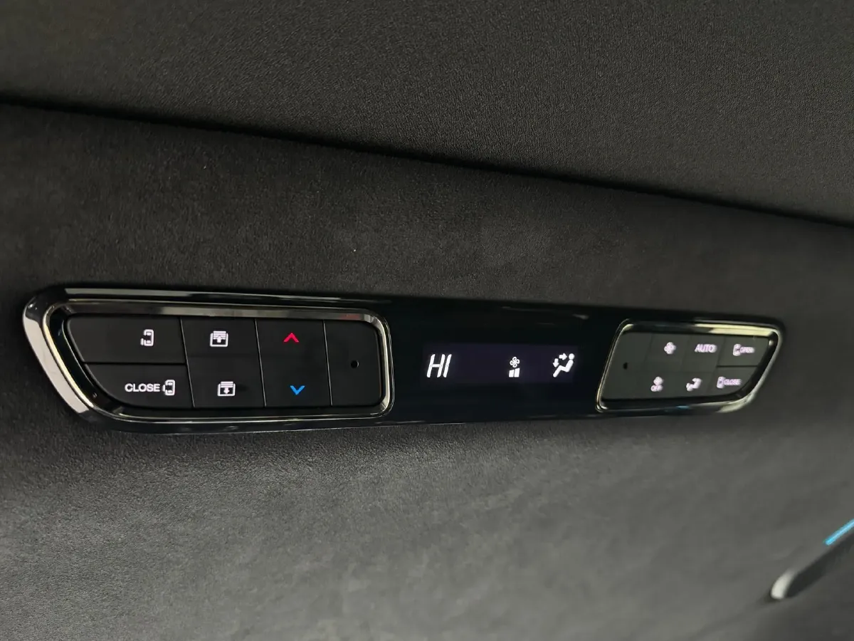 2023 GAC Trumpchi M8 2.0T 252HP L4 8AT,autocango,china used car exporter,china ev exporter,chinese used car exporter,chinese used ev exporter