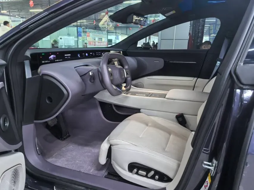 2025 Avatr 12 1.5T 156HP L4 REEV 39.05KWH,autocango,china used car exporter,china ev exporter,chinese used car exporter,chinese used ev exporter