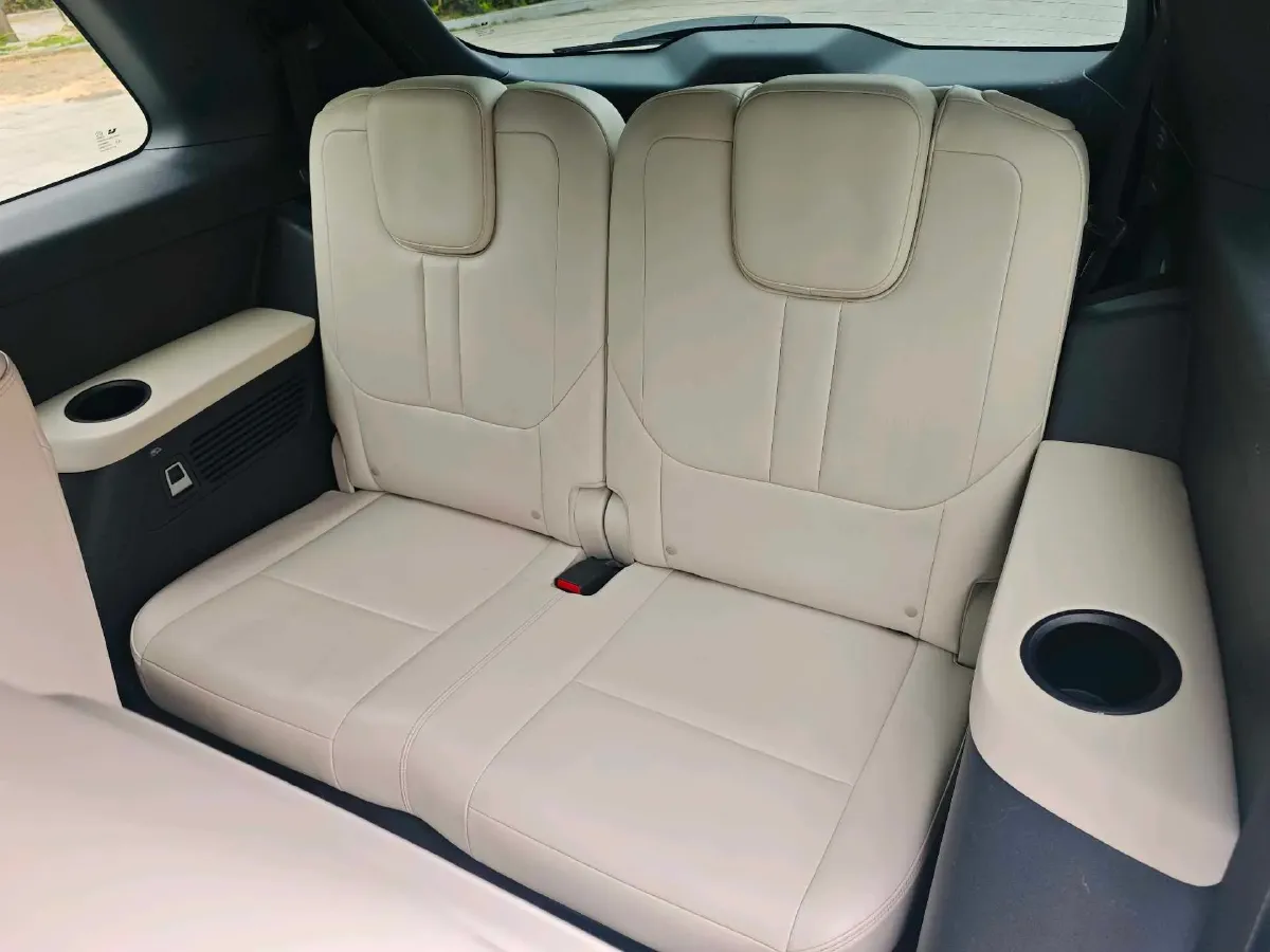 2020 Li ONE Range Extended 131HP REEV 40.5KWH,autocango,china used car exporter,china ev exporter,chinese used car exporter,chinese used ev exporter