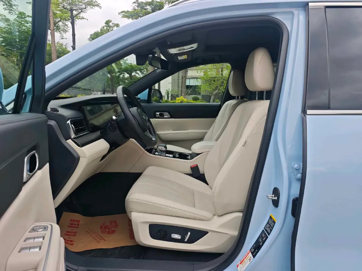 2020 Li ONE Range Extended 131HP REEV 40.5KWH,autocango,china used car exporter,china ev exporter,chinese used car exporter,chinese used ev exporter