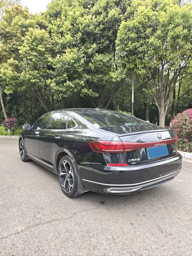 2024 Volkswagen Passat 2.0T 220HP L4 7DCT,autocango,china used car exporter,china ev exporter,chinese used car exporter,chinese used ev exporter