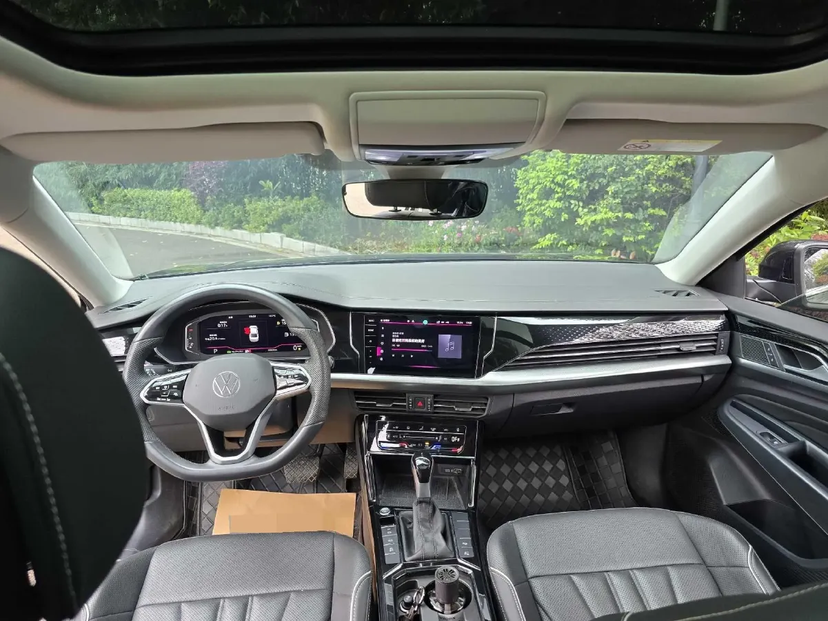 2024 Volkswagen Passat 2.0T 220HP L4 7DCT,autocango,china used car exporter,china ev exporter,chinese used car exporter,chinese used ev exporter