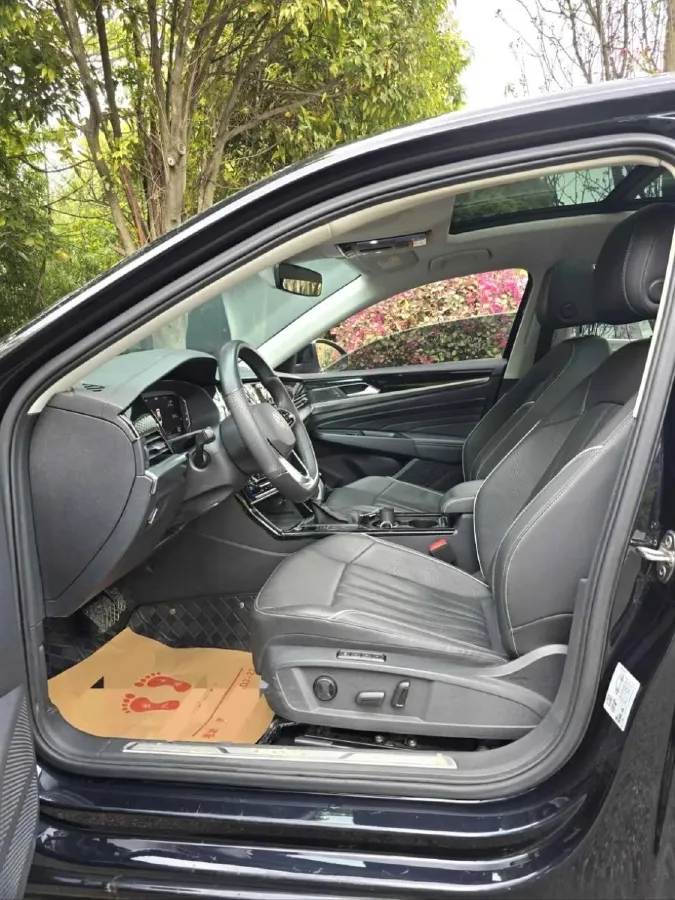 2024 Volkswagen Passat 2.0T 220HP L4 7DCT,autocango,china used car exporter,china ev exporter,chinese used car exporter,chinese used ev exporter