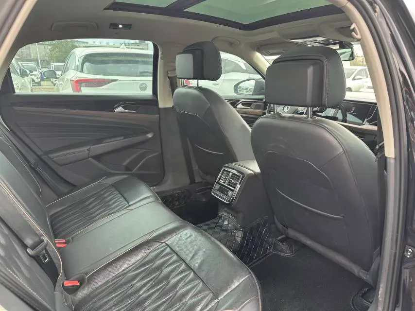 2019 Volkswagen Passat 2.0T 186HP L4 7DCT,autocango,china used car exporter,china ev exporter,chinese used car exporter,chinese used ev exporter