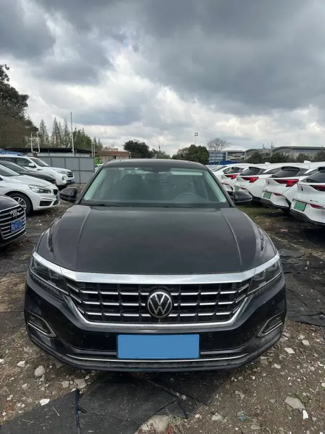 2019 Volkswagen Passat 2.0T 186HP L4 7DCT,autocango,china used car exporter,china ev exporter,chinese used car exporter,chinese used ev exporter