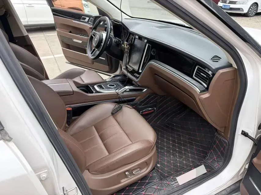 2017 Zotye T700 1.8T 177HP L4 6DCT,autocango,china used car exporter,china ev exporter,chinese used car exporter,chinese used ev exporter