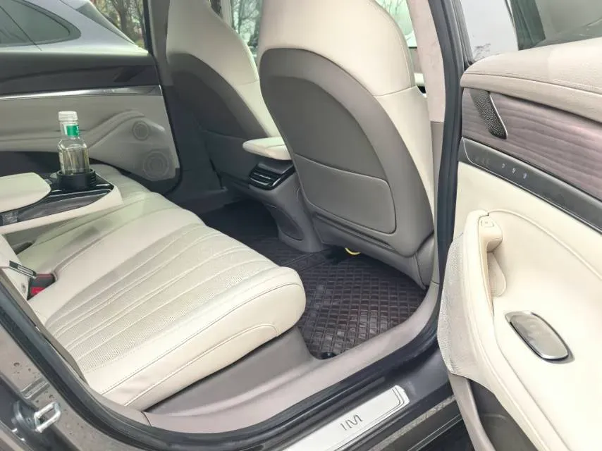 2022 IM L7 BEV 90KWH,autocango,china used car exporter,china ev exporter,chinese used car exporter,chinese used ev exporter