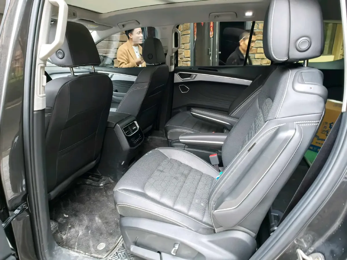 2024 Volkswagen Talagon 2.0T 220HP L4 7DCT,autocango,china used car exporter,china ev exporter,chinese used car exporter,chinese used ev exporter