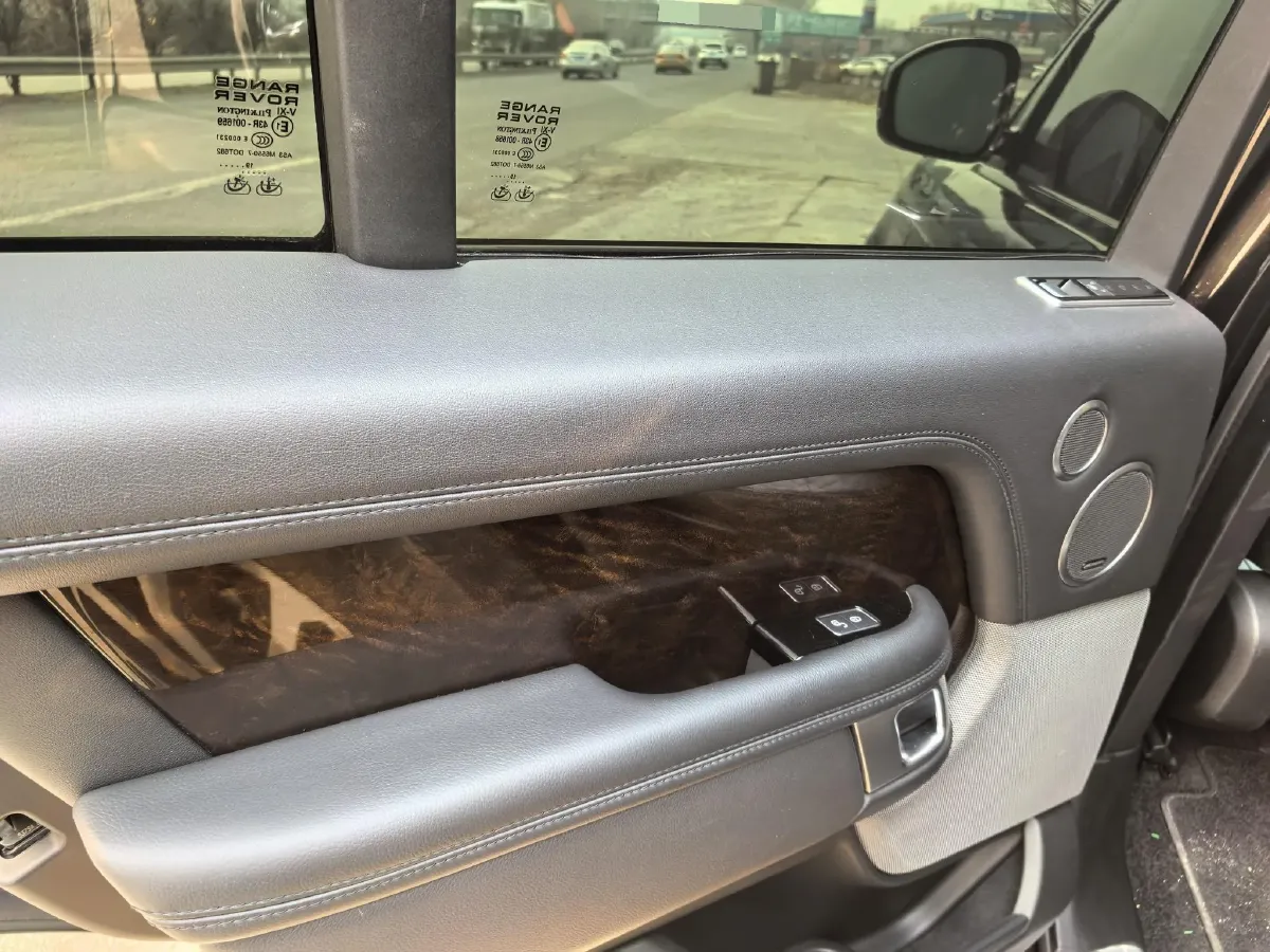 2020 Land Rover Range Rover 3.0T 360HP L6 8AT,autocango,china used car exporter,china ev exporter,chinese used car exporter,chinese used ev exporter