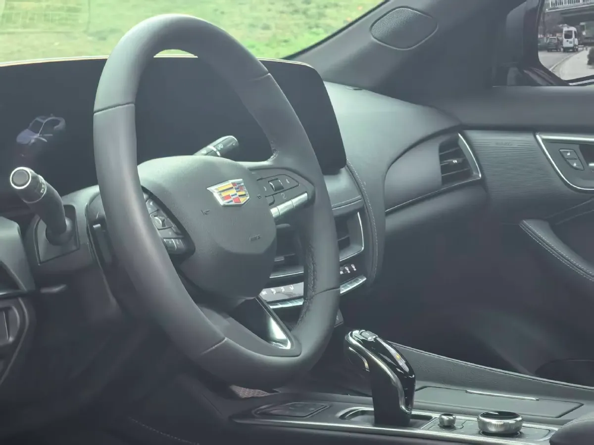 2024 Cadillac CT5 2.0T 237HP L4 10AT,autocango,china used car exporter,china ev exporter,chinese used car exporter,chinese used ev exporter