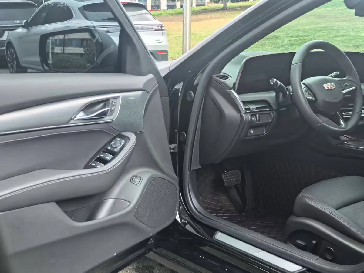 2024 Cadillac CT5 2.0T 237HP L4 10AT,autocango,china used car exporter,china ev exporter,chinese used car exporter,chinese used ev exporter