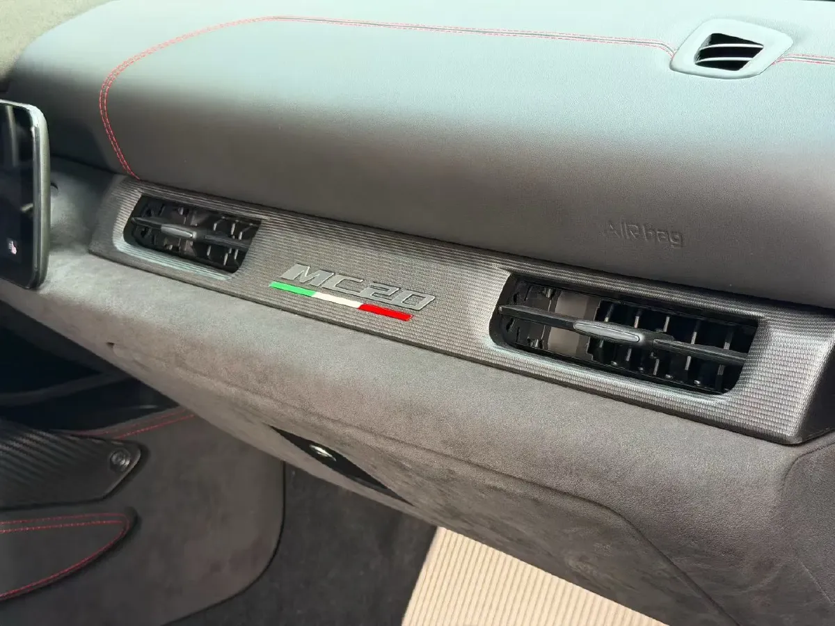 2020 Maserati MC20 3.0T 630HP V6 8DCT,autocango,china used car exporter,china ev exporter,chinese used car exporter,chinese used ev exporter