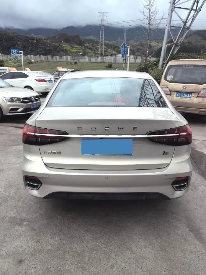 2021 Roewe i5 1.5L 120HP L4 CVT,autocango,china used car exporter,china ev exporter,chinese used car exporter,chinese used ev exporter