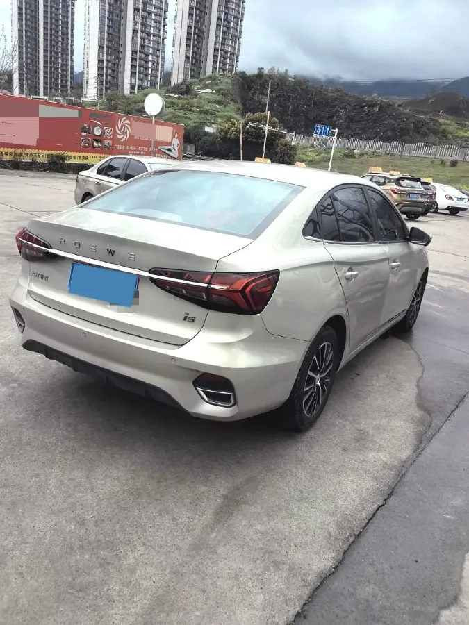 2021 Roewe i5 1.5L 120HP L4 CVT,autocango,china used car exporter,china ev exporter,chinese used car exporter,chinese used ev exporter