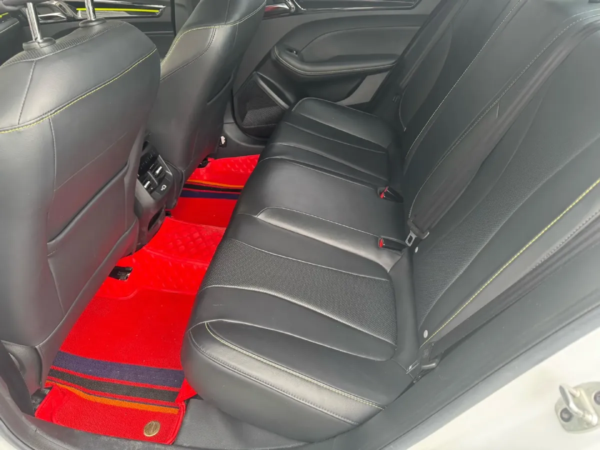 2021 Roewe i5 1.5L 120HP L4 CVT,autocango,china used car exporter,china ev exporter,chinese used car exporter,chinese used ev exporter