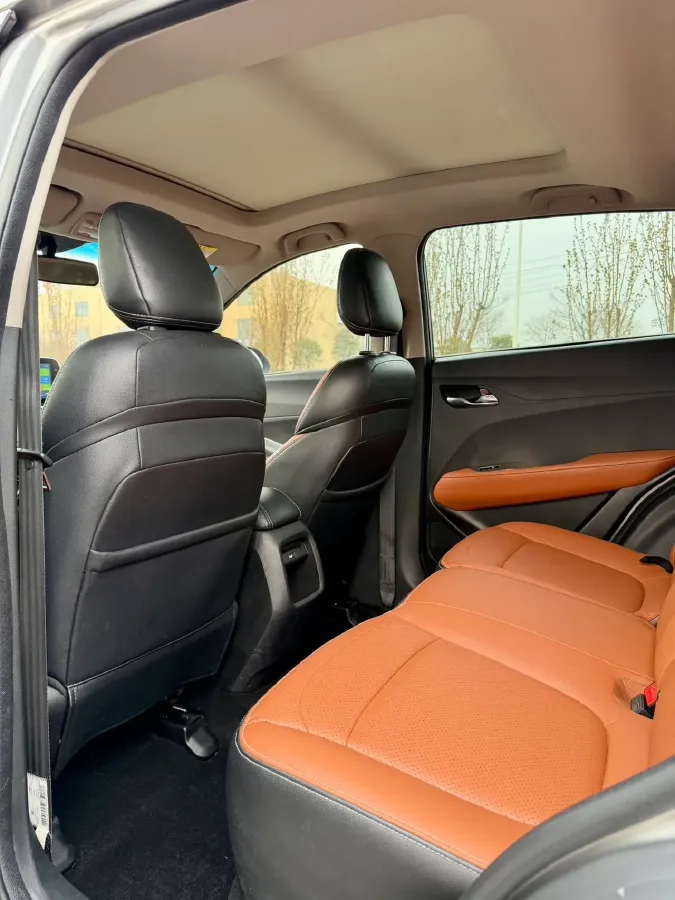 2017 HaiMa S5 Young Edition 1.6L 122HP L4 5MT,autocango,china used car exporter,china ev exporter,chinese used car exporter,chinese used ev exporter