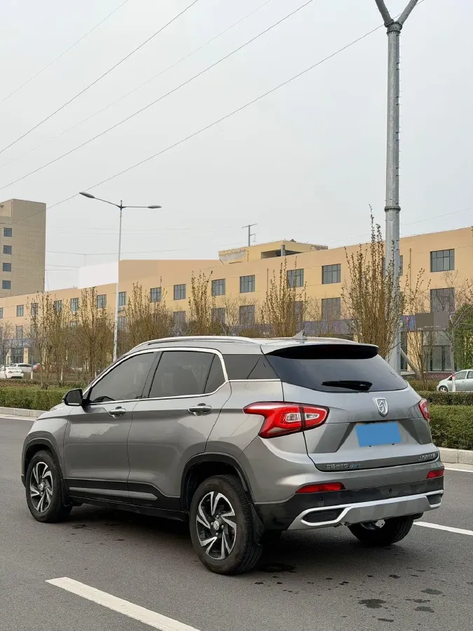 2017 HaiMa S5 Young Edition 1.6L 122HP L4 5MT,autocango,china used car exporter,china ev exporter,chinese used car exporter,chinese used ev exporter