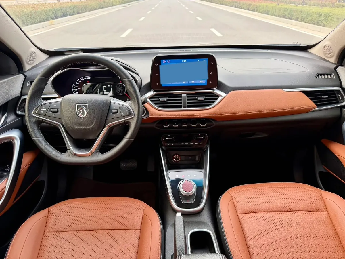 2017 HaiMa S5 Young Edition 1.6L 122HP L4 5MT,autocango,china used car exporter,china ev exporter,chinese used car exporter,chinese used ev exporter