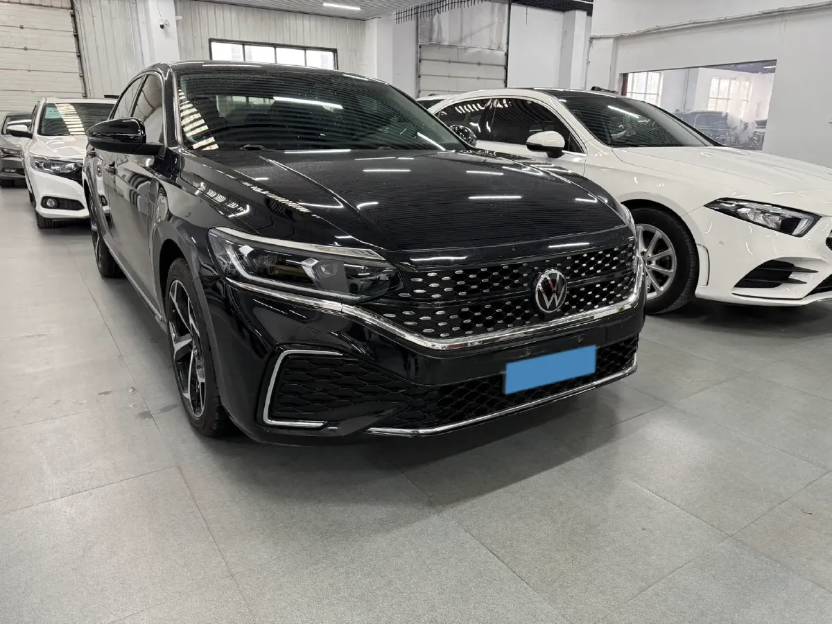 2023 Volkswagen Passat 2.0T 186HP L4 7DCT,autocango,china used car exporter,china ev exporter,chinese used car exporter,chinese used ev exporter