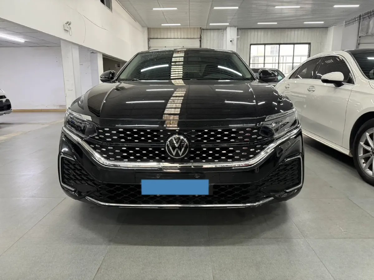 2023 Volkswagen Passat 2.0T 186HP L4 7DCT,autocango,china used car exporter,china ev exporter,chinese used car exporter,chinese used ev exporter