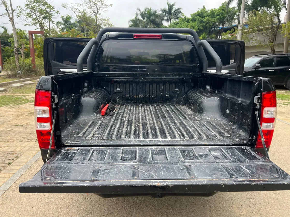 2022 Isuzu RE-MAX Jim 2.8T 120HP L4 5MT,autocango,china used car exporter,china ev exporter,chinese used car exporter,chinese used ev exporter