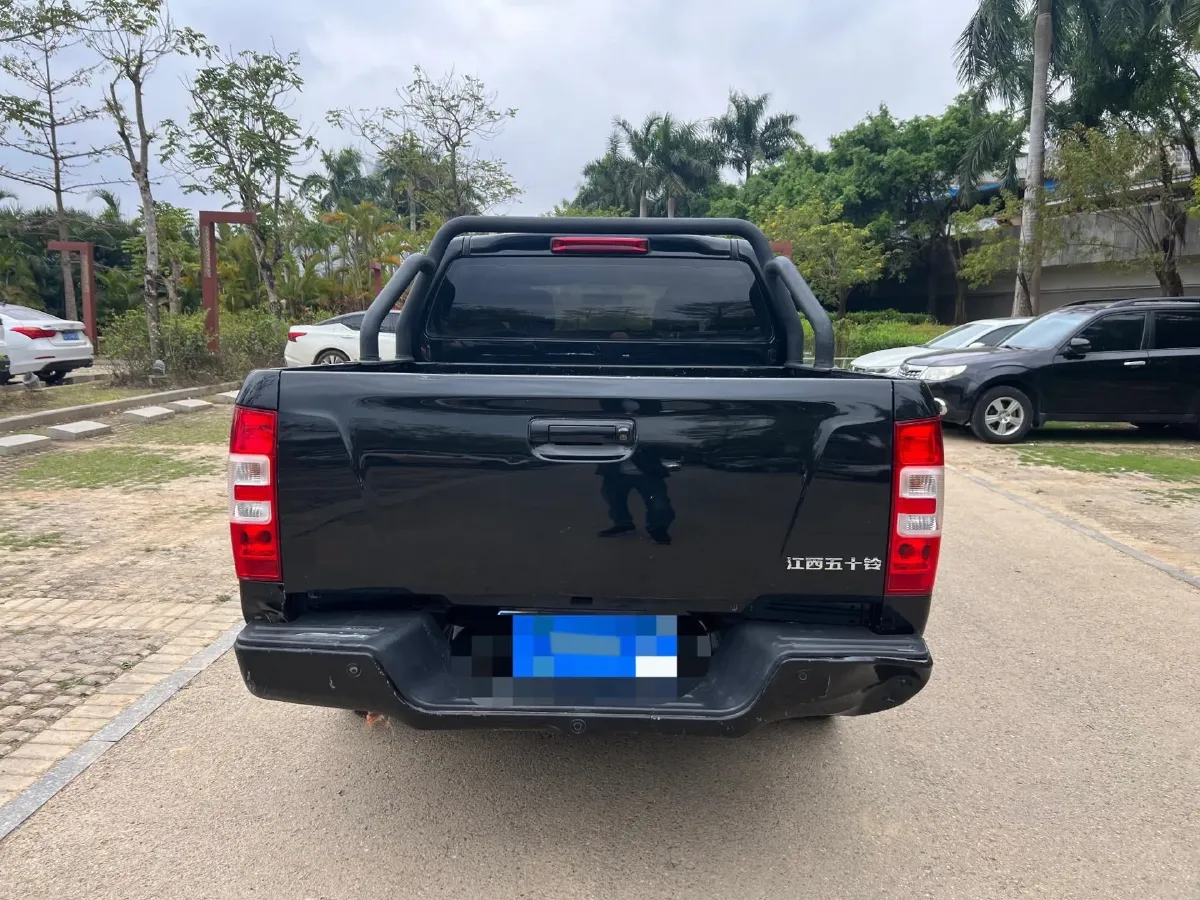 2022 Isuzu RE-MAX Jim 2.8T 120HP L4 5MT,autocango,china used car exporter,china ev exporter,chinese used car exporter,chinese used ev exporter