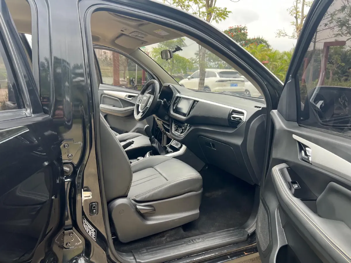 2022 Isuzu RE-MAX Jim 2.8T 120HP L4 5MT,autocango,china used car exporter,china ev exporter,chinese used car exporter,chinese used ev exporter