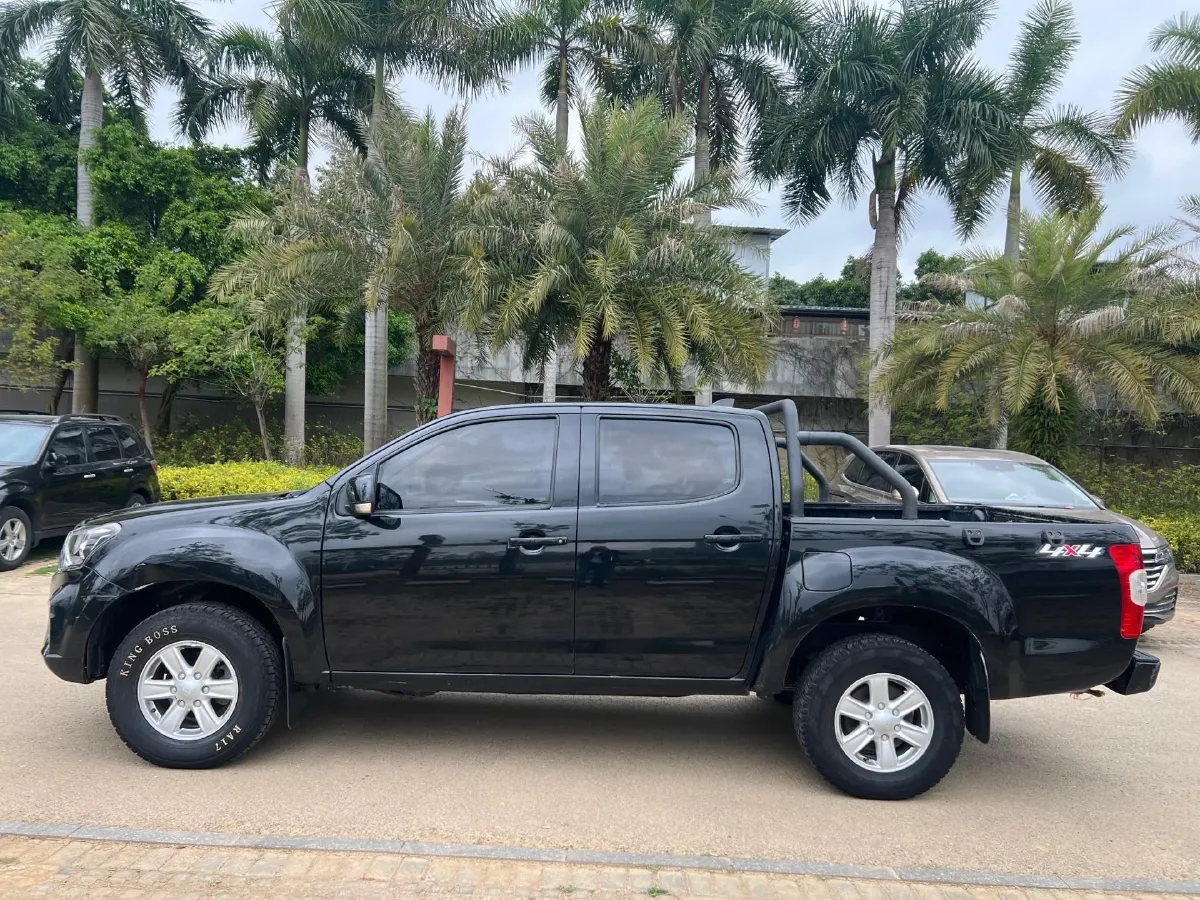 2022 Isuzu RE-MAX Jim 2.8T 120HP L4 5MT,autocango,china used car exporter,china ev exporter,chinese used car exporter,chinese used ev exporter