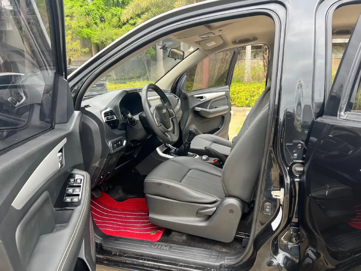 2022 Isuzu RE-MAX Jim 2.8T 120HP L4 5MT,autocango,china used car exporter,china ev exporter,chinese used car exporter,chinese used ev exporter