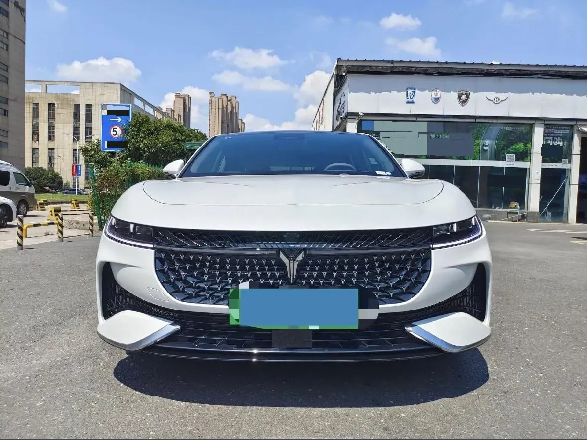 2024 Voyah ZhuiGuang 1.5T 136HP L4 PHEV 43KWH,autocango,china used car exporter,china ev exporter,chinese used car exporter,chinese used ev exporter