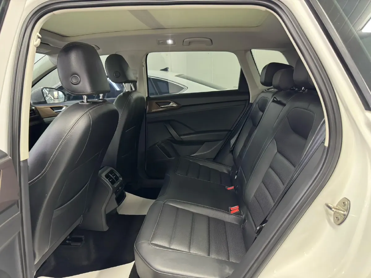 2021 Volkswagen Tharu 1.4T 150HP L4 7DCT,autocango,china used car exporter,china ev exporter,chinese used car exporter,chinese used ev exporter