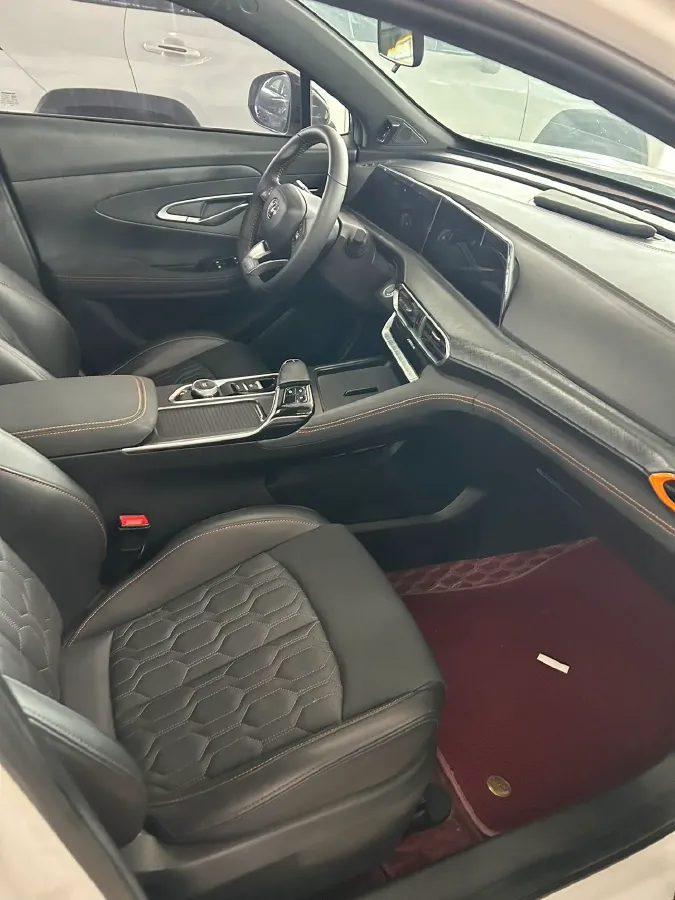 2022 ChangAn UNI-T 2.0T 233HP L4 8AT,autocango,china used car exporter,china ev exporter,chinese used car exporter,chinese used ev exporter