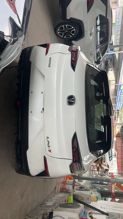 2022 ChangAn UNI-T 2.0T 233HP L4 8AT,autocango,china used car exporter,china ev exporter,chinese used car exporter,chinese used ev exporter