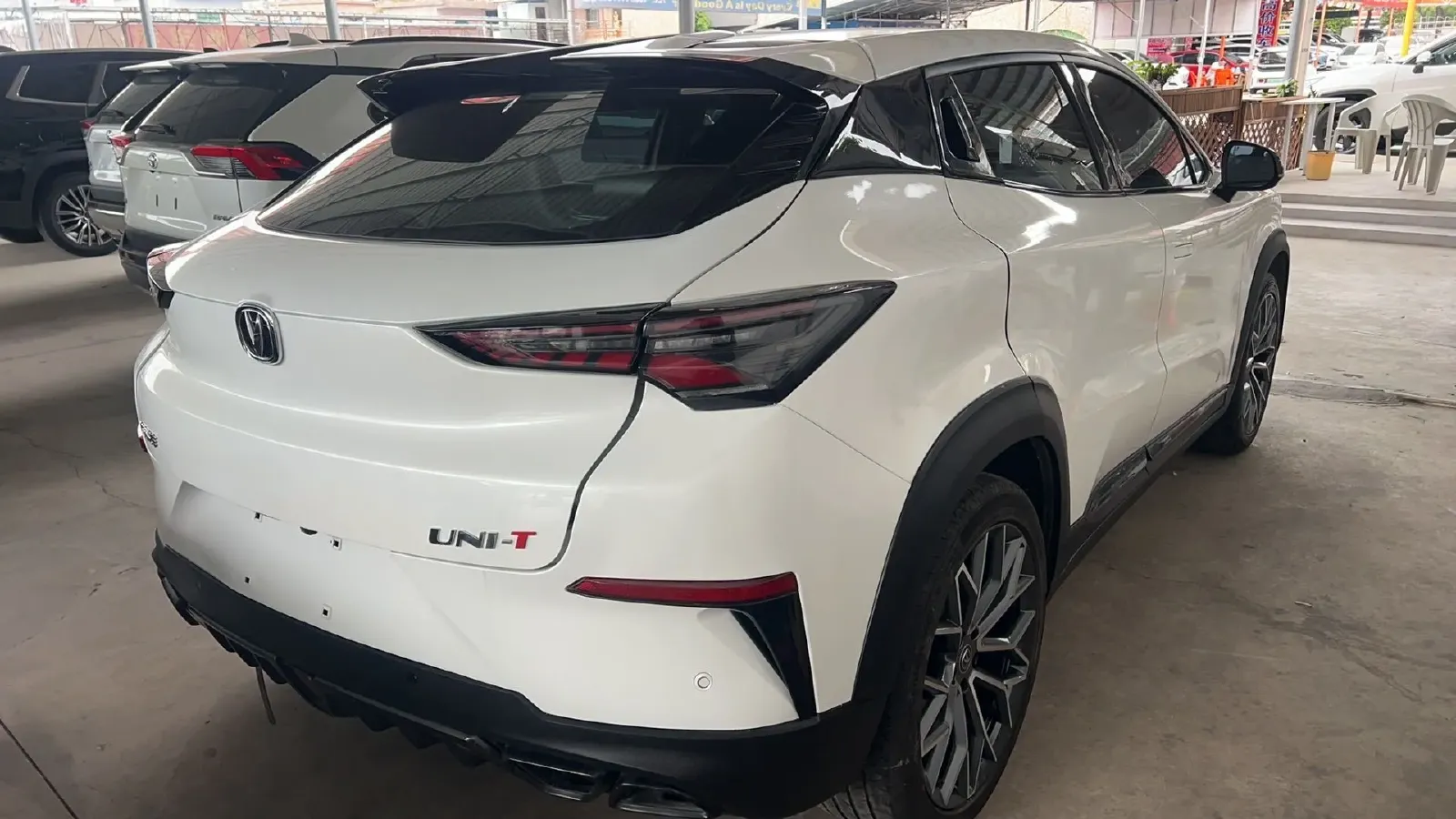 2022 ChangAn UNI-T 2.0T 233HP L4 8AT,autocango,china used car exporter,china ev exporter,chinese used car exporter,chinese used ev exporter