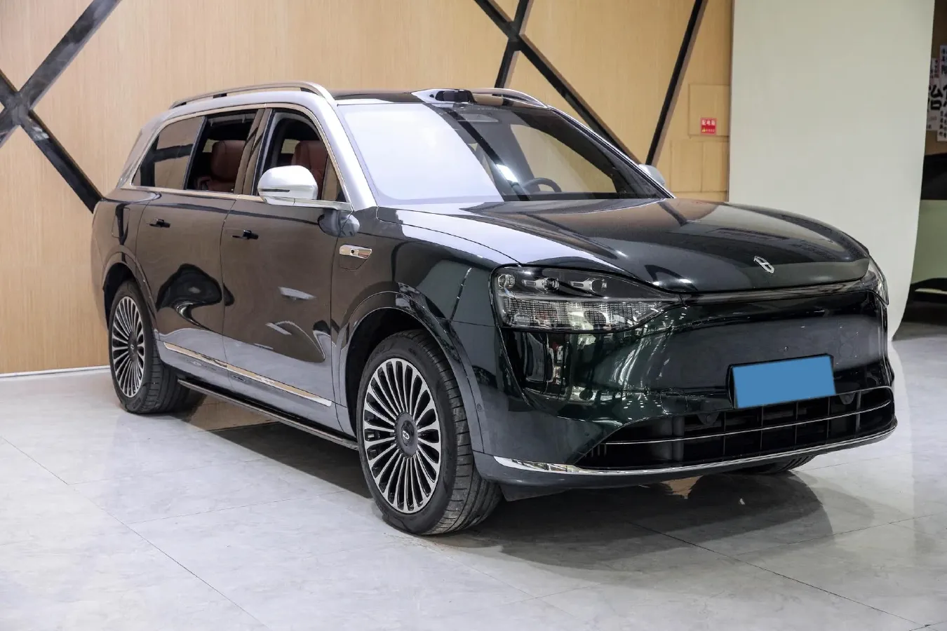 2024 AITO AITO M9 1.5T 152HP L4 REEV 42KWH,autocango,china used car exporter,china ev exporter,chinese used car exporter,chinese used ev exporter