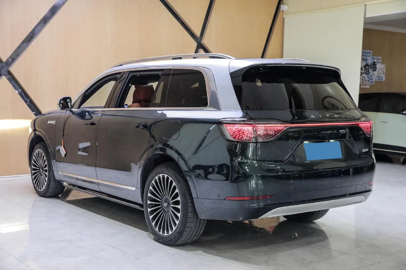 2024 AITO AITO M9 1.5T 152HP L4 REEV 42KWH,autocango,china used car exporter,china ev exporter,chinese used car exporter,chinese used ev exporter