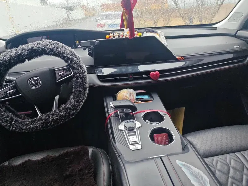 2021 ChangAn UNI-K 2.0T 233HP L4 8AT,autocango,china used car exporter,china ev exporter,chinese used car exporter,chinese used ev exporter